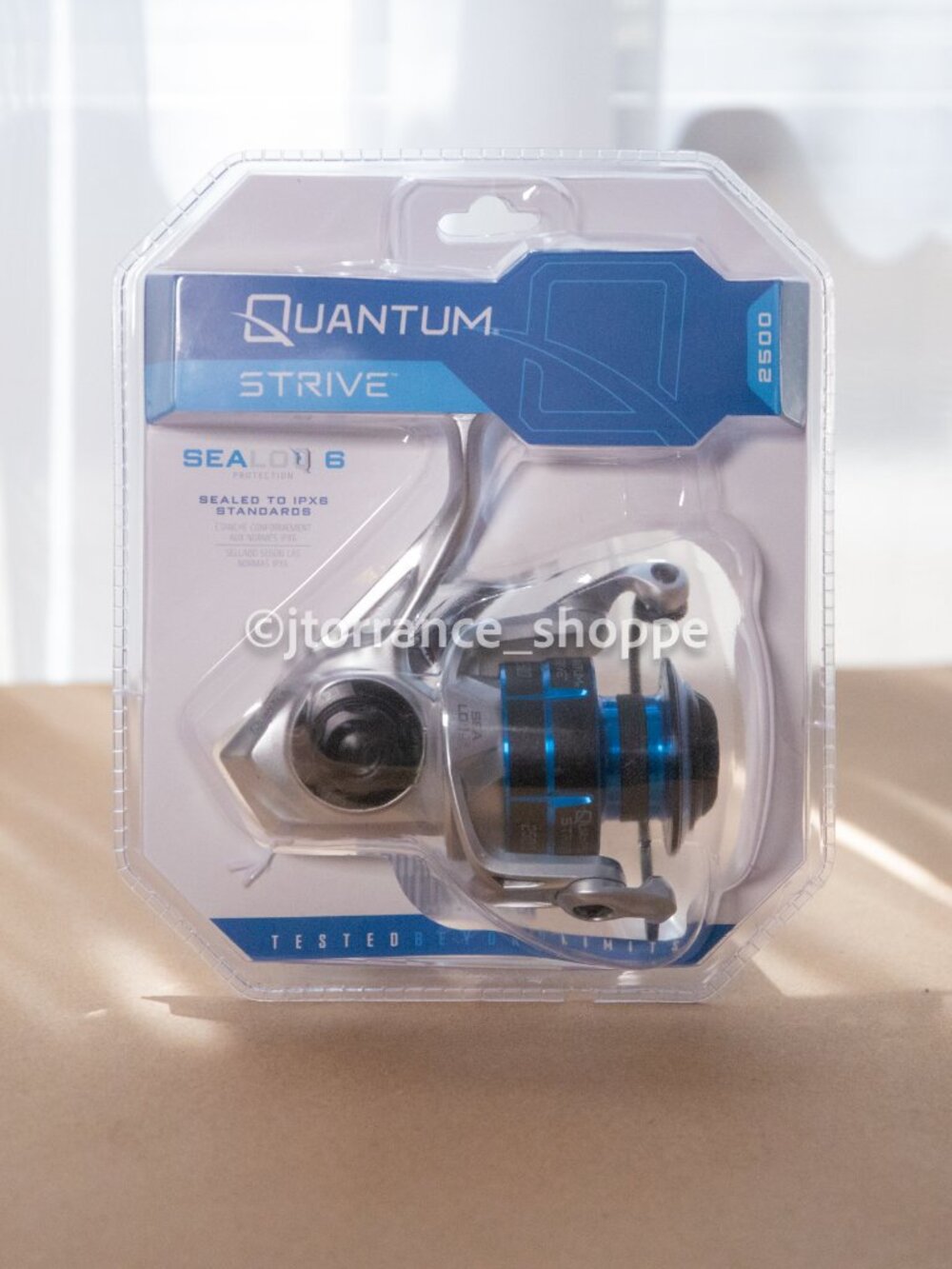 NEW - Quantum SV2500 Strive Spinning Reel SeaLOQ 6, fishing, reg $130